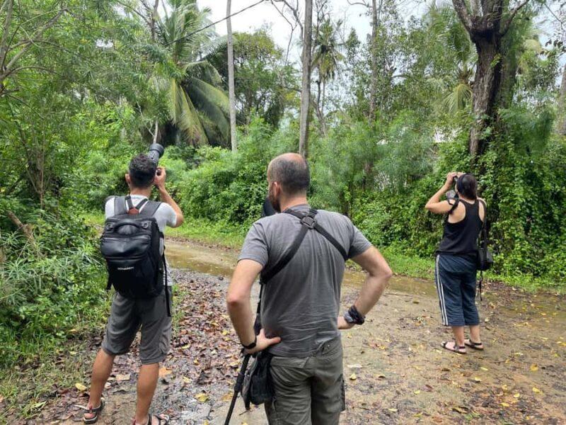 Students observing Sri Lankan wildlife